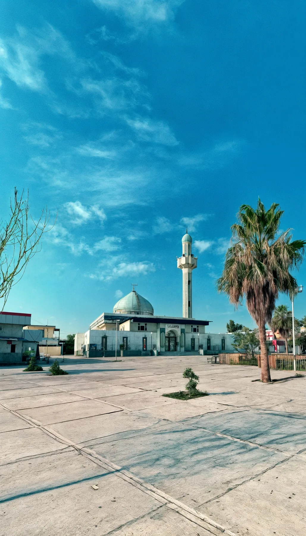 مسجد وساحة عمرانية في الأنبار